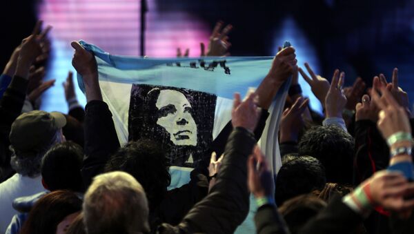Seguidores de la expresidenta argentina Cristina Fernández de Kirchner - Sputnik Mundo