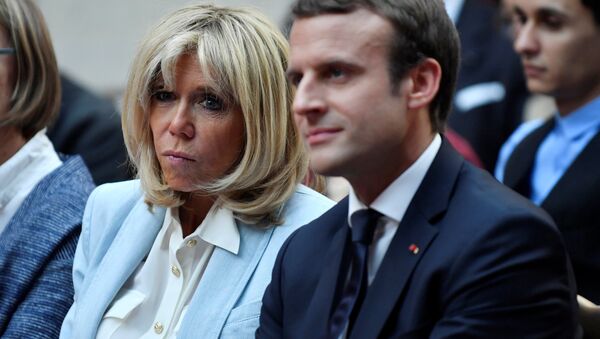 El presidente de Francia, Emmanuel Macron, y su esposa, Brigitte Marcon - Sputnik Mundo