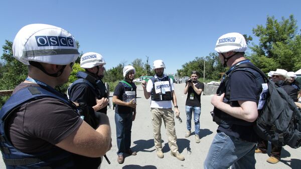 Los observadores de la OSCE en Donbás - Sputnik Mundo