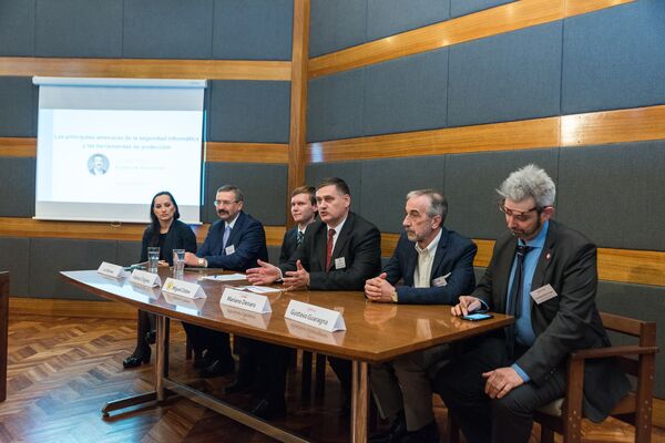 Presentación de SearchInform en la Representación Comercial de Rusia en Buenos Aires Presentación de SearchInform en la Representación Comercial de Rusia en Buenos Aires - Sputnik Mundo
