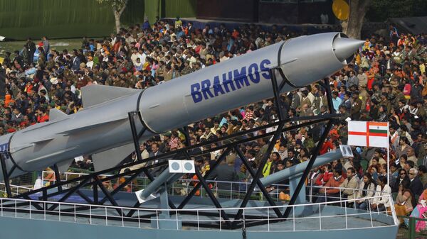 Misil de crucero antibuque Brahmos - Sputnik Mundo
