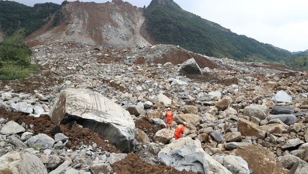 Desprendimiento de rocas en la provincia de Guizhou, en el suroeste de China - Sputnik Mundo