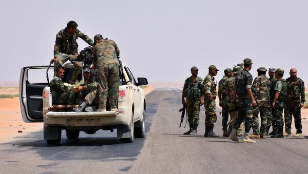 Militares del ejército sirio en Deir Ezzor - Sputnik Mundo