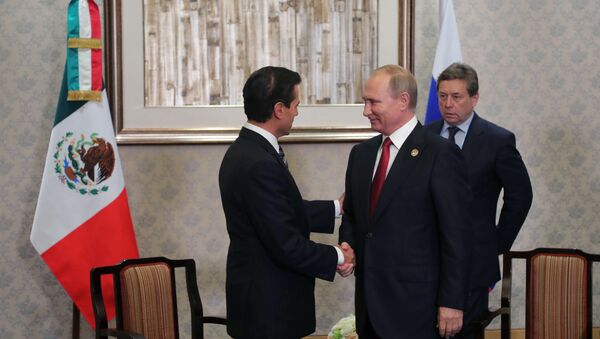 Presidente de México, Enrique Peña Nieto, y presidente de Rusia, Vladímir Putin - Sputnik Mundo