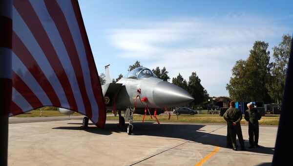 Un caza F-15C estadounidense (imagen referencial) - Sputnik Mundo