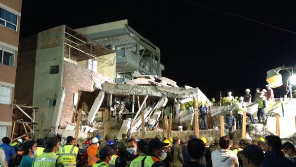 El colegio Rébsamen, destruido por el terremoto en Ciudad de México - Sputnik Mundo