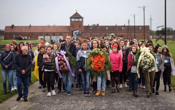 La marcha del silencio en Auschwitz - Sputnik Mundo