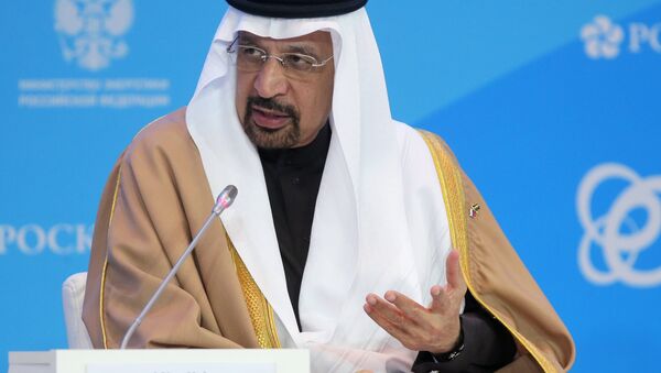 El ministro saudí de Energía, Khalid Falih, en la sesión plenaria de la Semana de la Energía de Rusia - Sputnik Mundo