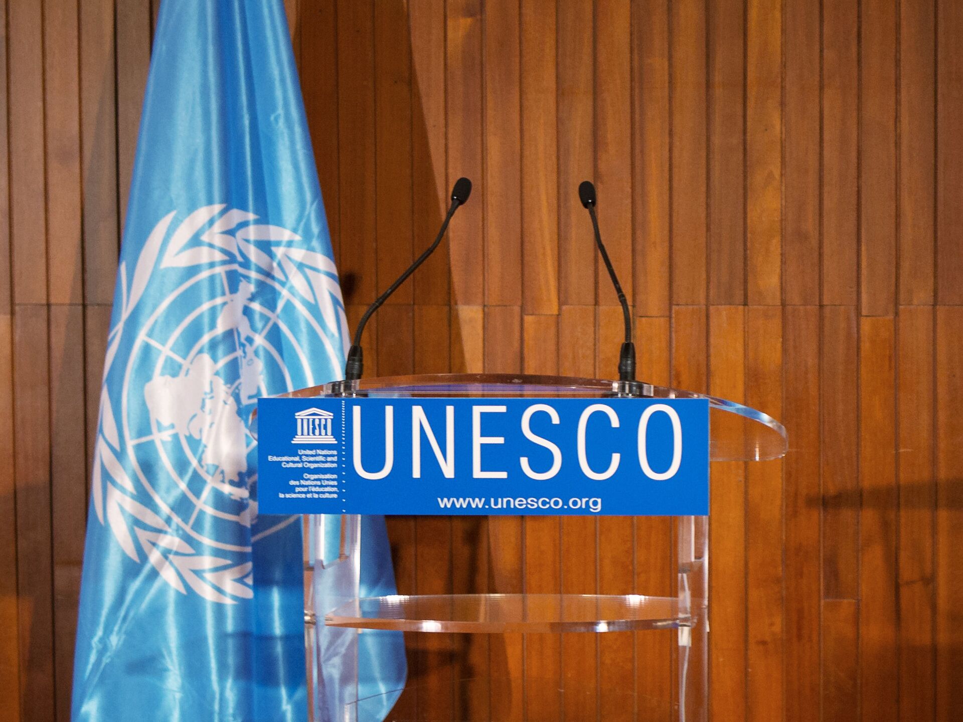 Unesco org. ООН ЮНЕСКО. Штаб ЮНЕСКО. Флаг ЮНЕСКО. ЮНЕСКО Международная организация.