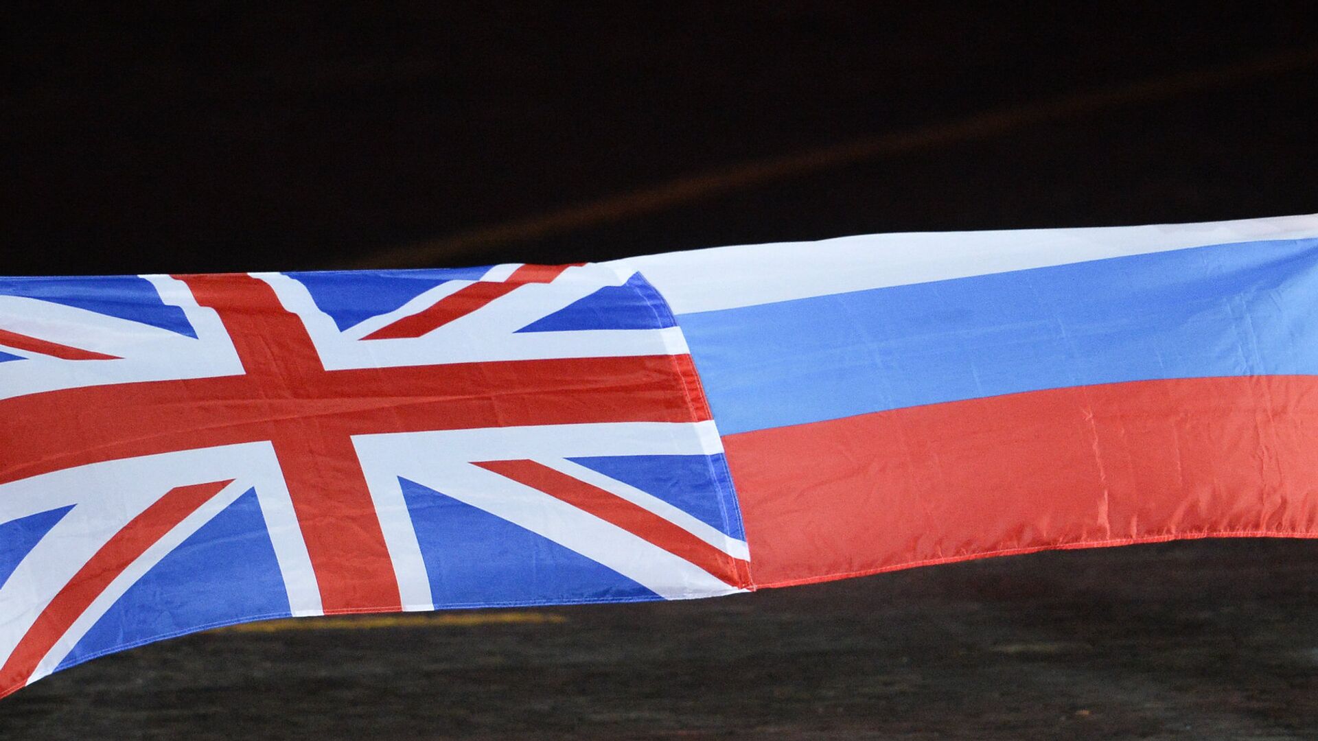 Las banderas de Reino Unido y Rusia - Sputnik Mundo, 1920, 14.03.2023