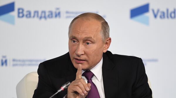 Vladímir Putin, presidente ruso durante la clausura de la 14ª sesión del Club Valdái - Sputnik Mundo