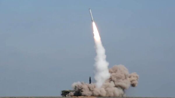 Lanzamiento de misiles de los sistemas tácticos Iskander-M (archivo) - Sputnik Mundo