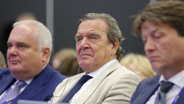 Gerhard Schröder, ex canciller alemán y presidente de la junta directiva de la petrolera estatal rusa Rosneft - Sputnik Mundo