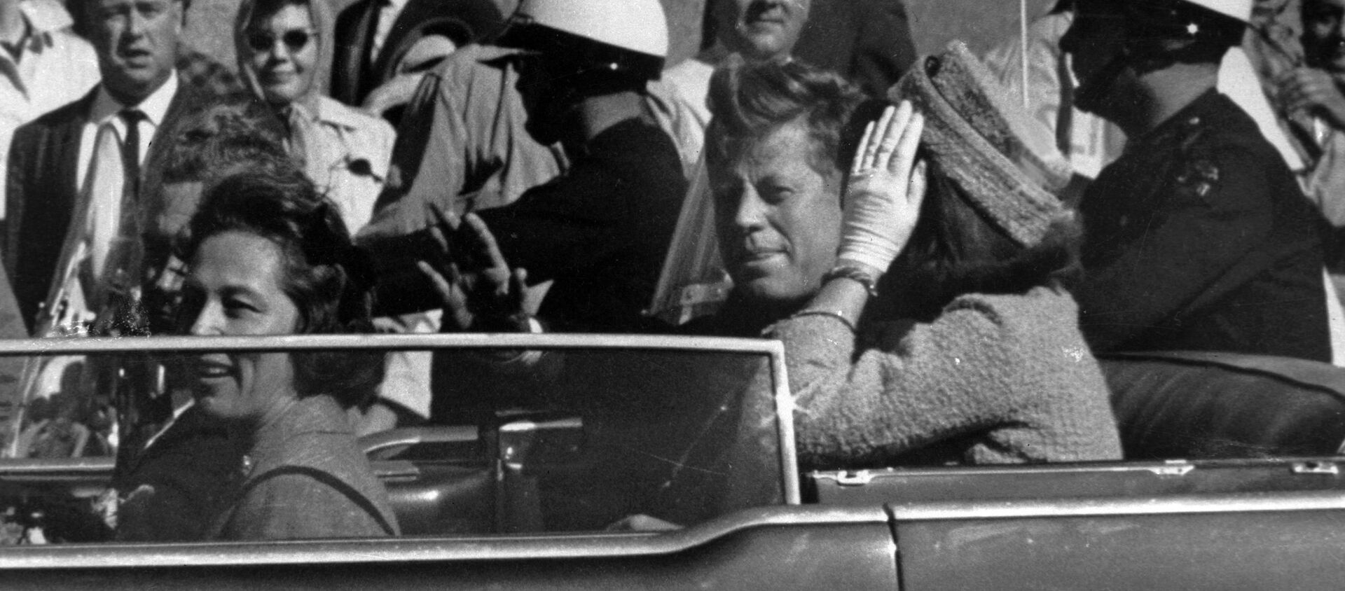 El presidente de EEUU, John F. Kennedy, un minuto antes de ser asesinado - Sputnik Mundo, 1920, 22.11.2020