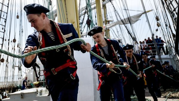 Jóvenes marineros rusos en el velero Kruzenshtern - Sputnik Mundo