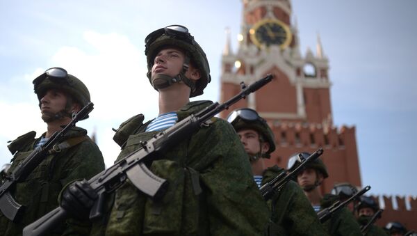 Soldados rusos en la Plaza Roja - Sputnik Mundo