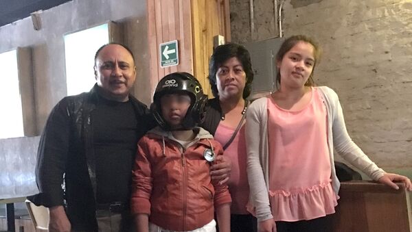Gael Santiago Díaz, el niño mexicano con epilepsia quien recuperó su autonomía gracias al consumo de aceite de cannabidol - Sputnik Mundo