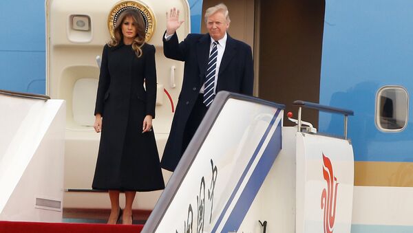 Donald Trump, e presidente de EEUU, inicia su visita oficial a China - Sputnik Mundo
