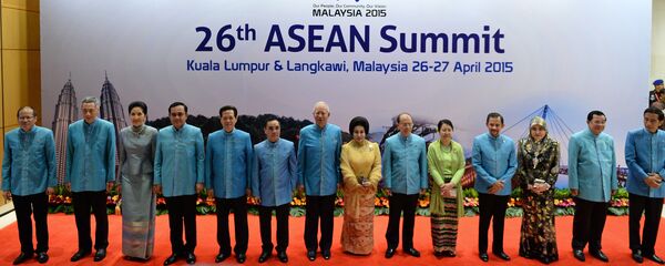 Diplomacia colorista: los atuendos tradicionales de las cumbres de la ASEAN - Sputnik Mundo