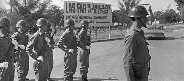 La guardia de honor en la base aérea cubana en San Antonio está lista para recibir al Ministro de Defensa de la URSS, Andréi Grechko La guardia de honor en la base aérea cubana en San Antonio está lista para recibir al Ministro de Defensa de la URSS, Andréi Grechko - Sputnik Mundo