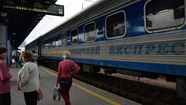 Un tren de la ruta Kiev-Moscú - Sputnik Mundo