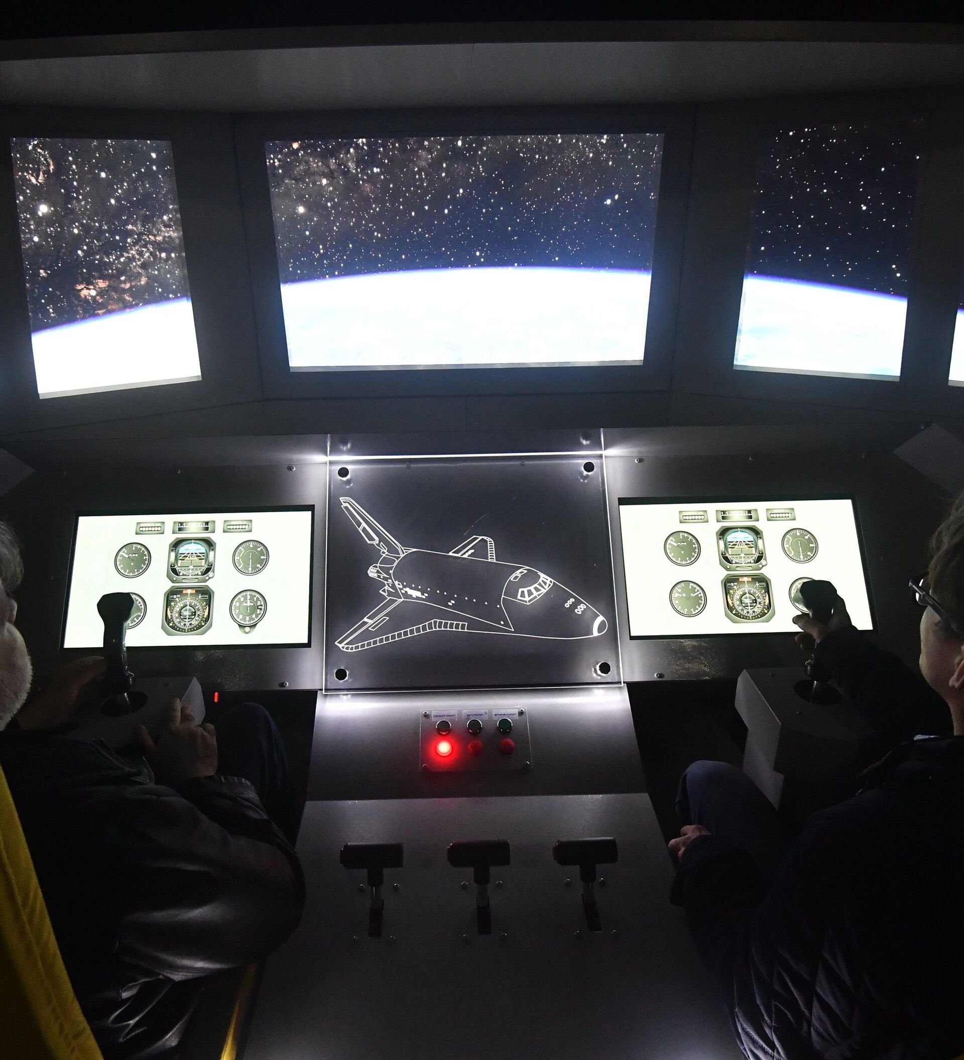 Приборная панель космического корабля Буран