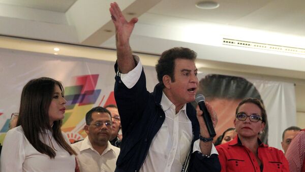 Salvador Nasralla, el candidato presidencial hondureño por el partido Alianza de la Oposición - Sputnik Mundo