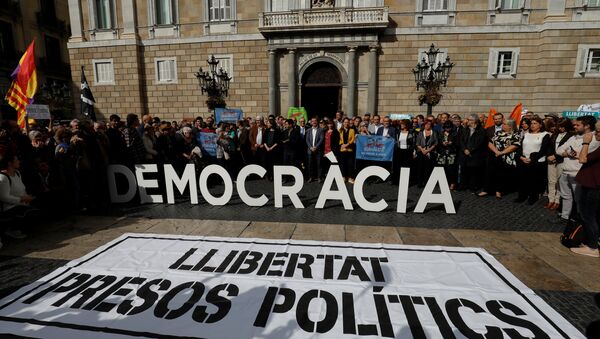 Las protestas en frente del Ayuntamiento de Barcelona el 2 de noviembre (archivo) - Sputnik Mundo