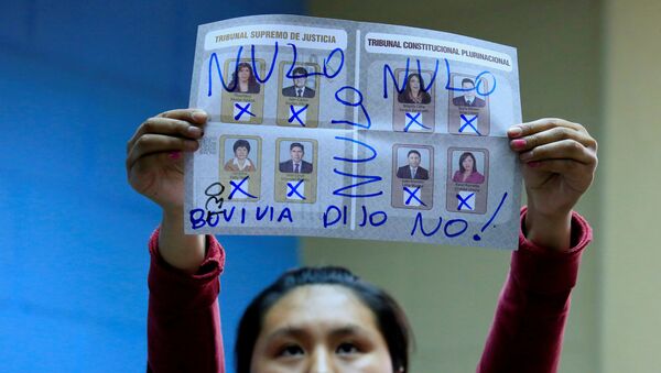 El voto nulo en elecciones judiciales en Bolivia - Sputnik Mundo