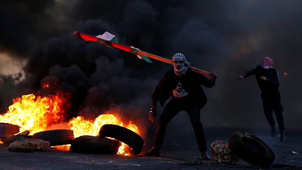 Manifestantes palestinos - Sputnik Mundo