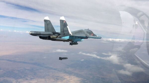 Dos años de lucha contra el 'califato': la operación de las Fuerzas Aeroespaciales rusas en Siria - Sputnik Mundo