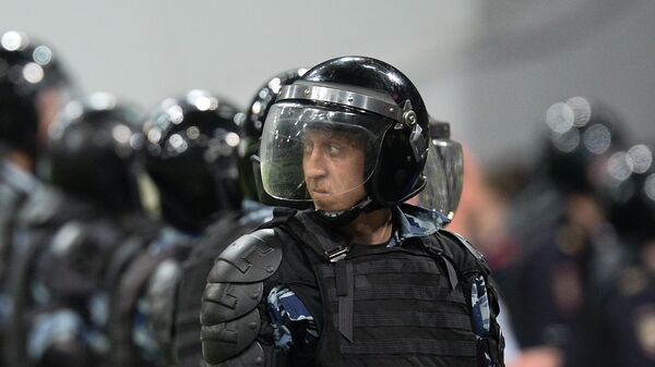 Policía rusa en un estadio de fútbol (archivo) - Sputnik Mundo