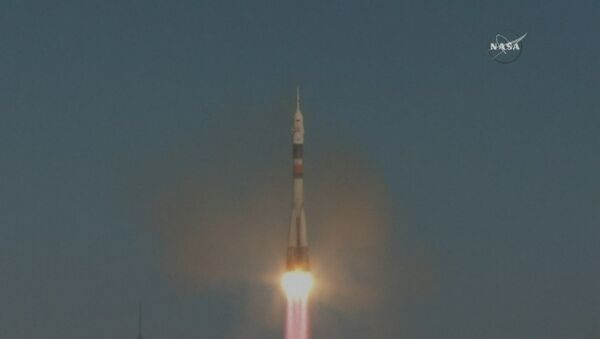 El lanzamiento del cohete Soyuz con los nuevos tripulantes de la EEI - Sputnik Mundo