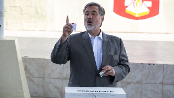 Alejandro Guillier, el candidato oficialista a la presidencia de Chile - Sputnik Mundo