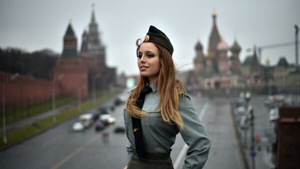 Un mujer rusa en Moscú (archivo) - Sputnik Mundo