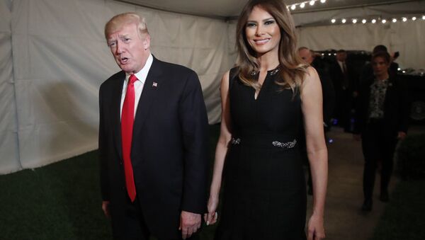 Donald Trump, el presidente de EEUU junto a su esposa Melania Trump. - Sputnik Mundo