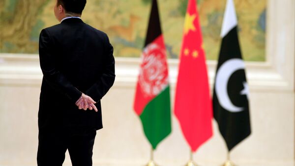Las banderas de Afganistán, China y Pakistán - Sputnik Mundo