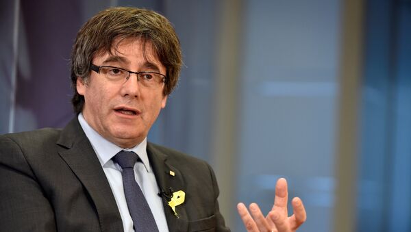 Former Catalan president Carles Puigdemont attends an interview with Reuters in Brussels - Sputnik Mundo