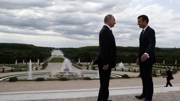 Vladímir Putin y Emmanuel Macrón, en Versalles - Sputnik Mundo
