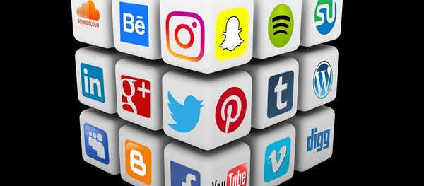 Logos de diferentes redes sociales Logos de diferentes redes sociales - Sputnik Mundo