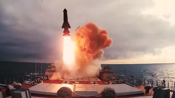 El Ministerio de Defensa de Rusia publicó un vídeo dedicado a las actividades de combate de la Flota del Norte a lo largo del 2017 - Sputnik Mundo