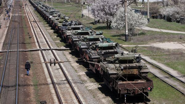 Traslado de equipos militares de Crimea a Ucrania - Sputnik Mundo