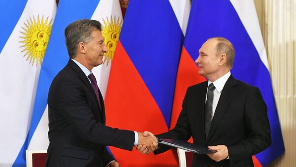 El presidente argentino, Mauricio Macri, y el presidente ruso, Vladímir Putin - Sputnik Mundo