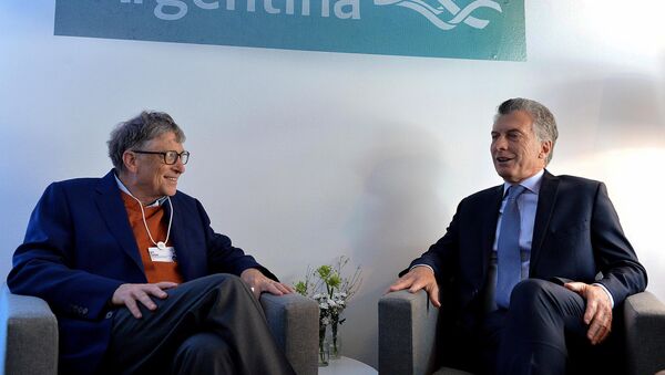 El presidente de Argentina, Mauricio Macri, junto al cofundador de Microsoft, Bill Gates - Sputnik Mundo