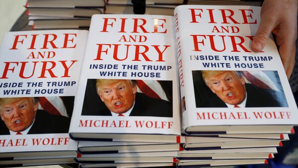 El libro 'Fuego y Furia: Dentro de la Casa Blanca de Trump' - Sputnik Mundo