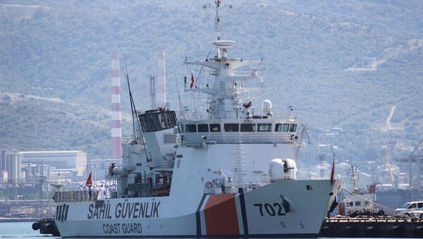 Un buque de la guardia costera de Turquía - Sputnik Mundo