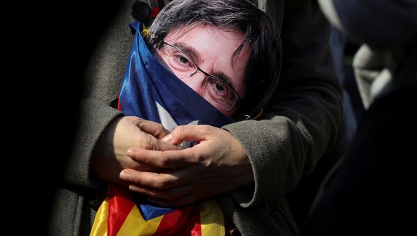 Manifestación para exigir la investidura del líder soberanista catalán, Carles Puigdemont - Sputnik Mundo