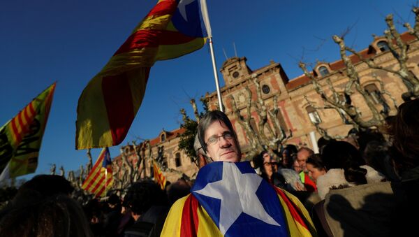 Manifestación para exigir la investidura del líder soberanista catalán, Carles Puigdemont - Sputnik Mundo