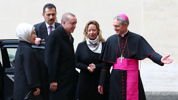 Recep Tayyip Erdogan, presidente de Turquía, llega al Vaticano - Sputnik Mundo