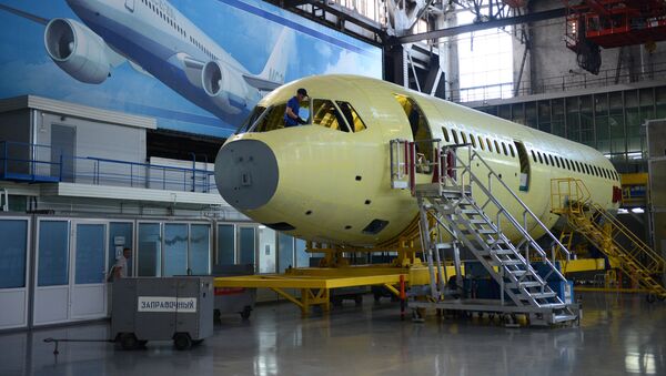 El ensamblaje del avión MC-21-300 en la planta aeronáutika de la empresa Irkut - Sputnik Mundo